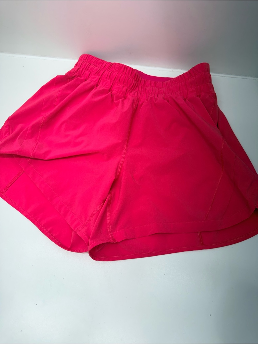 Lululemon 5” inseam lines hot pink shorts sz 8